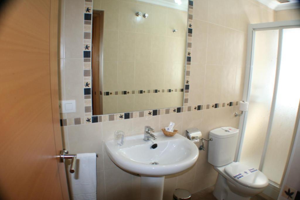 Hostal Margarita Ла-Линеа-де-ла-Консепсьон Экстерьер фото